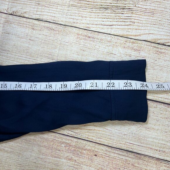 Vince Navy Blue Silk Blouse Size 8 Long Sleeve Pullover V-Neck Button Cuff Top - Picture 3 of 11